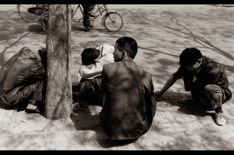 Pékin, trottoir, hommes
